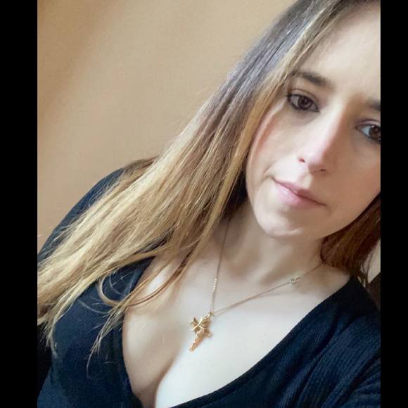 Profile Picture of Angela Farrugia (@angief1992) on Poshmark