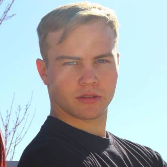 Profile Picture of Andrew Webb (@andrewwebb74) on Poshmark