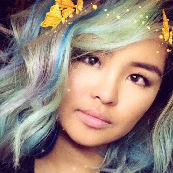 Profile Picture of Kim Ly (@kimmlyy) on Poshmark