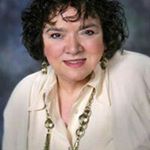 Profile Picture of Joanne Quinn-Smith (@joannequinnsmith) on Instagram
