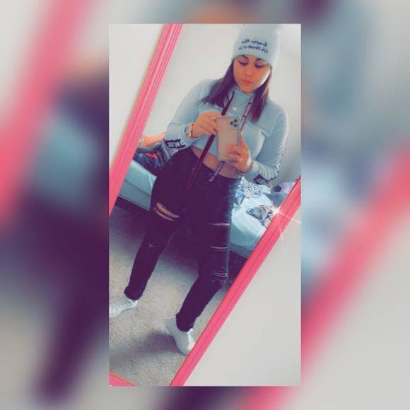 Profile Picture of Aisha Linnette (@aesha16) on Poshmark