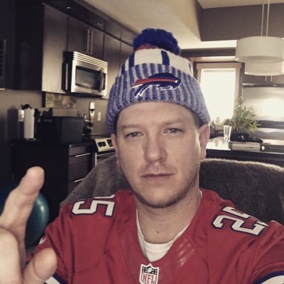 Profile Picture of Cbandrews (@cbandrewz) on Twitter