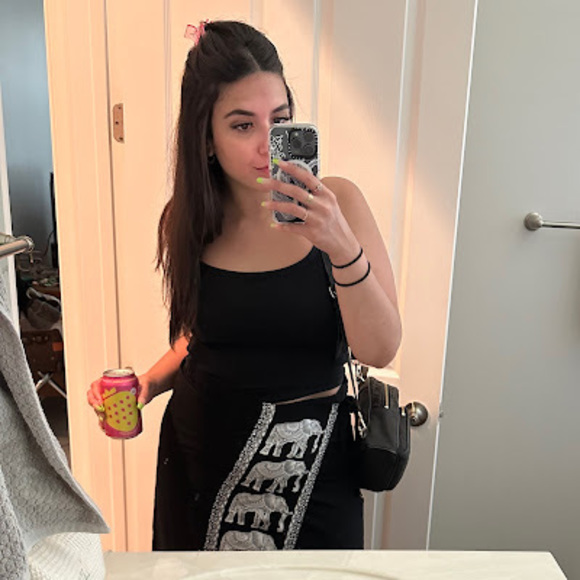 Profile Picture of Lina Adamis (@linadaniellee) on Poshmark