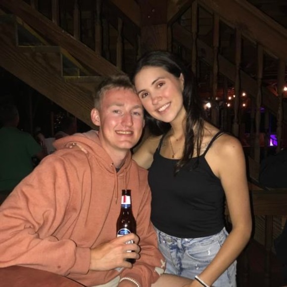 Profile Picture of Cheyenne Hamby (@cheyenne_hamby) on Poshmark