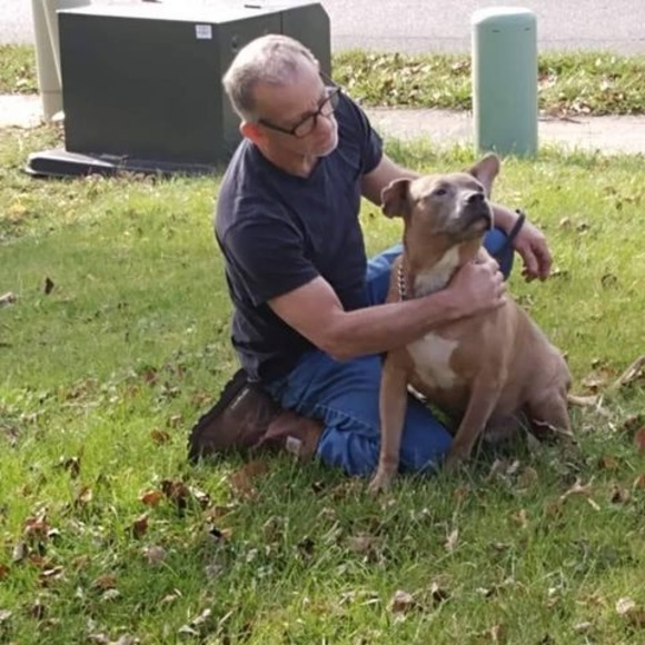 Profile Picture of Larry Skinner (@larryskinner216) on Poshmark