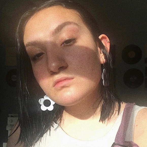 Profile Picture of Julianna Curcio (@julinnarosec) on Poshmark