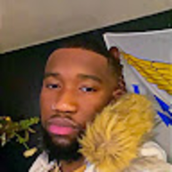 Profile Picture of Joey Carr (@ultm8johseim) on Poshmark