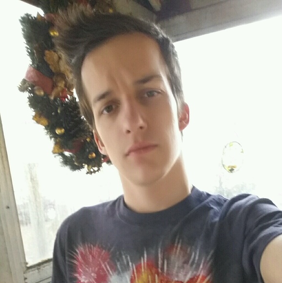 Profile Picture of Steven Steltz (@osiris1994) on Poshmark