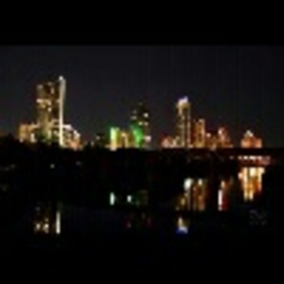 Profile Picture of Amanda Grizzle (@akgrizzle) on Poshmark