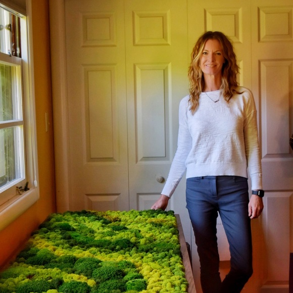 Profile Picture of Amy Zinner (@lacroixgirl) on Poshmark