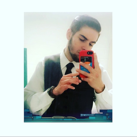 Profile Picture of Jonathan Toro (@jonathan_160) on Poshmark