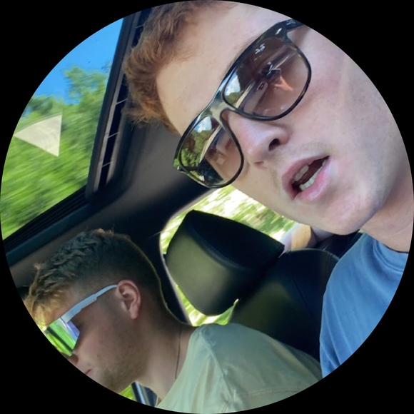 Profile Picture of Chris Chin (@christianb8188) on Poshmark