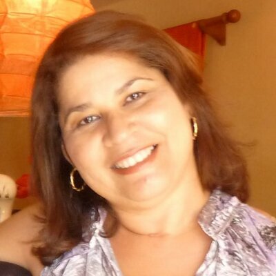 Profile Picture of Carmen M Melendez (@lalunamia) on Twitter