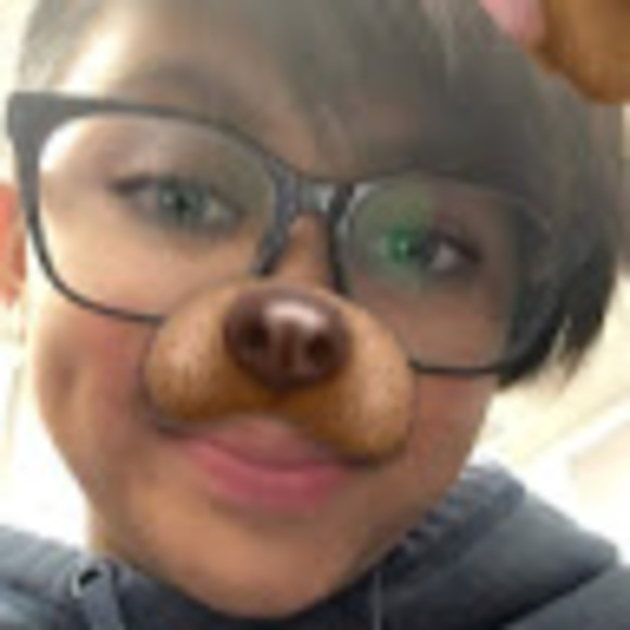 Profile Picture of Matteya Serio (@matteyaserio) on Poshmark