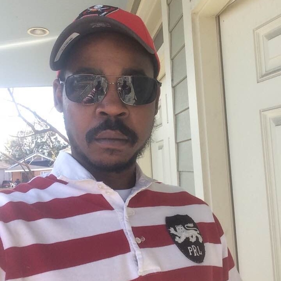 Profile Picture of Larron Palmer (@rocko40) on Poshmark