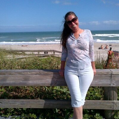 Profile Picture of Mary Moye (@MerryJoy77) on Twitter