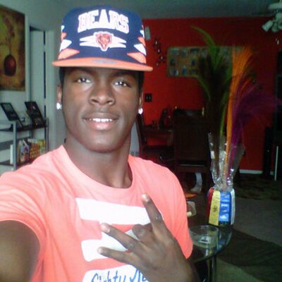 Profile Picture of Kevin Dowell (@teamsnapback96) on Twitter