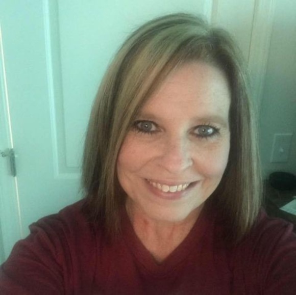 Profile Picture of Angela Alexander (@as726300) on Poshmark