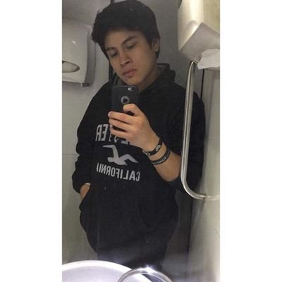 Profile Picture of C A R L I T O S 🛹💙 (@CarlosAlvear18) on Twitter