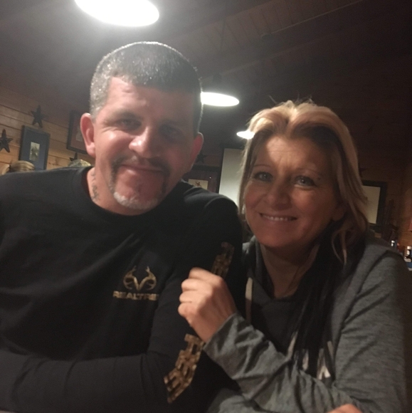 Profile Picture of Hollybenji Rasnick (@holly_rasnick) on Poshmark