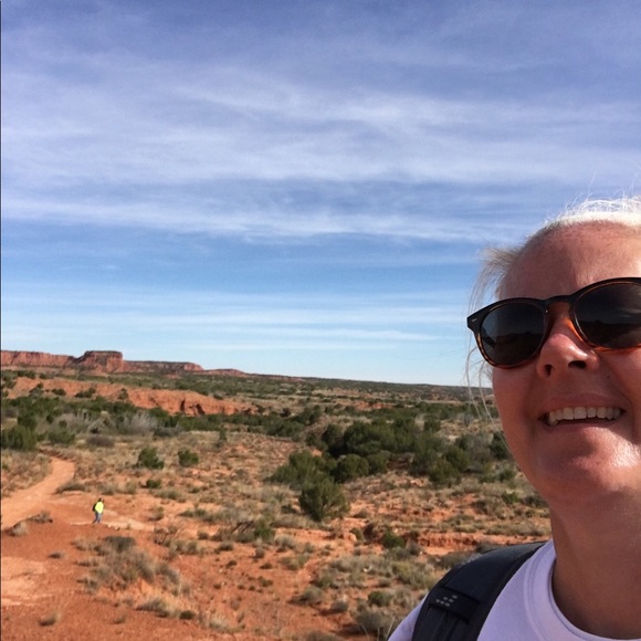 Profile Picture of Ann Lacefield (@annmlacefield) on Poshmark