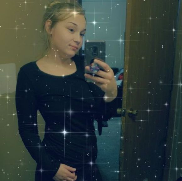 Profile Picture of Ivy Wallace (@ivywallace695) on Poshmark