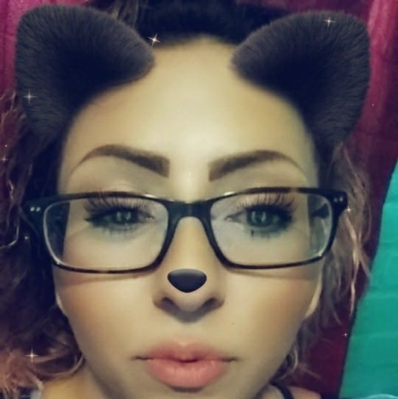 Profile Picture of Elizabeth Cota (@e_cota) on Poshmark