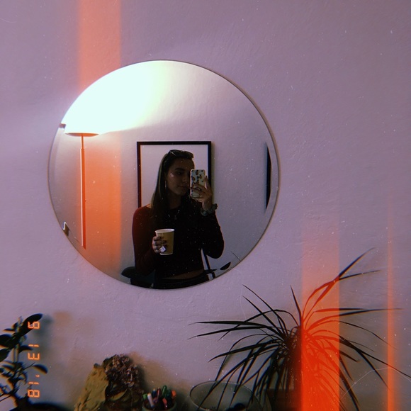 Profile Picture of Bella Rubenaker (@b_ella07) on Poshmark