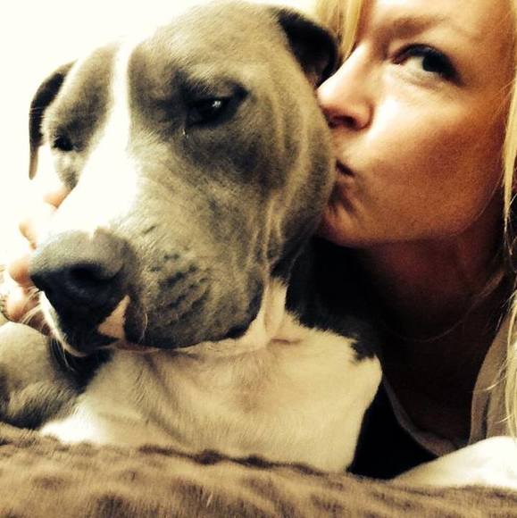 Profile Picture of Melanie Malanowski (@tymia28) on Poshmark