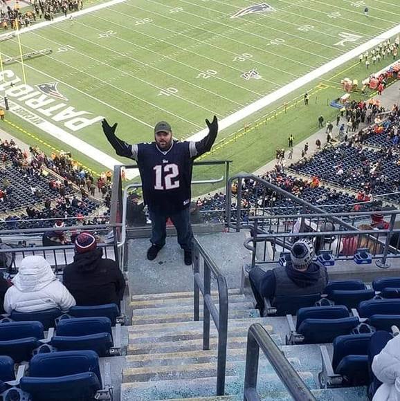 Profile Picture of Derek Barrett (@dnutz7979) on Poshmark