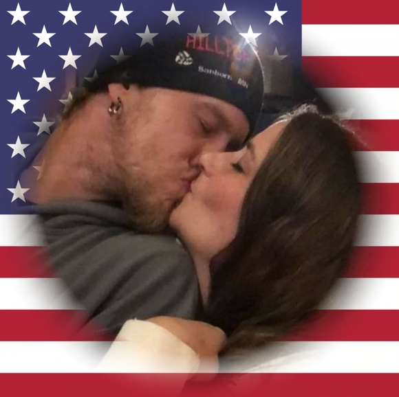 Profile Picture of Elisha Toutges (@toutges85) on Poshmark