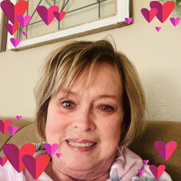 Profile Picture of Lyn Barry harwood (@lynharwood) on Poshmark