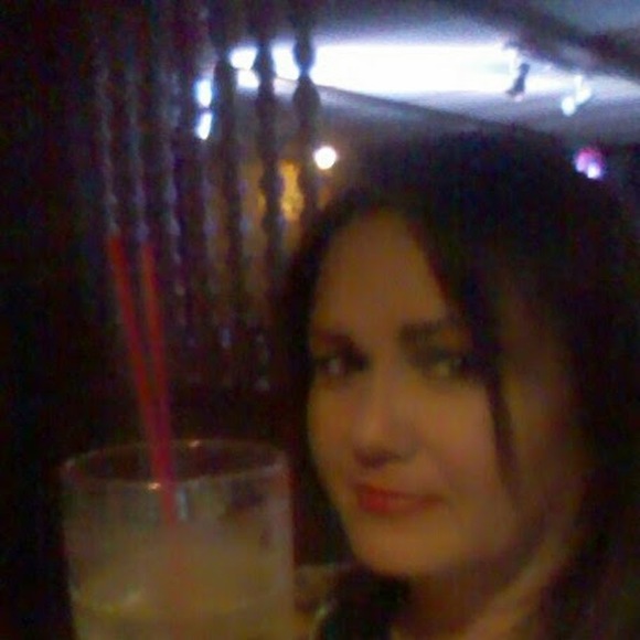 Profile Picture of Alice Alcala (@alicealcala805) on Poshmark