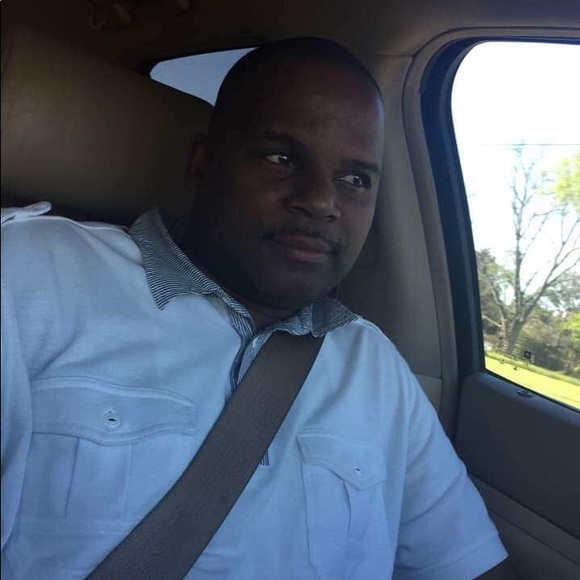 Profile Picture of Shawn Cox (@shawncox1972) on Poshmark