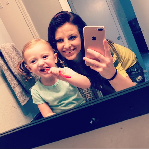 Profile Picture of Nicole Sehon (@nellison8) on Poshmark