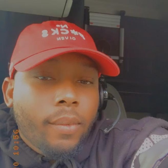 Profile Picture of Hakeem Blackshear (@fashionguru1989) on Poshmark