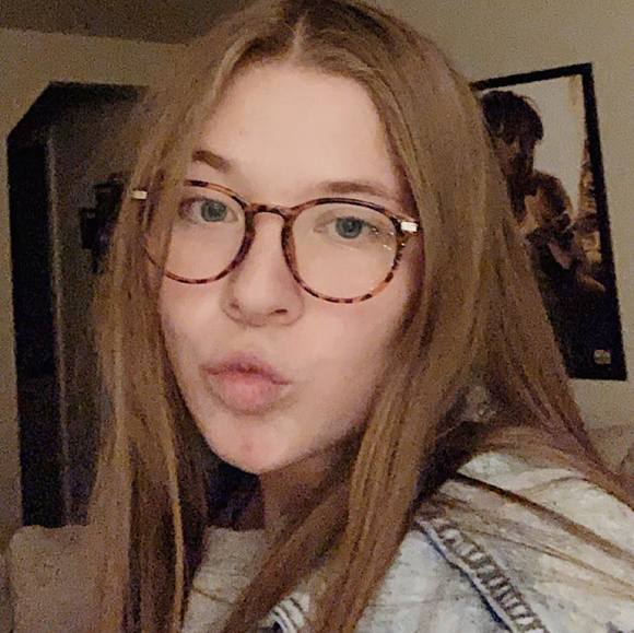 Profile Picture of Kaya Wlazlak (@kaaayaaa) on Poshmark