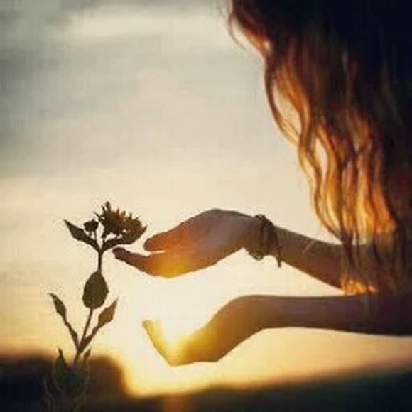 Profile Picture of Justine Tolentino (@jaylove008) on Poshmark