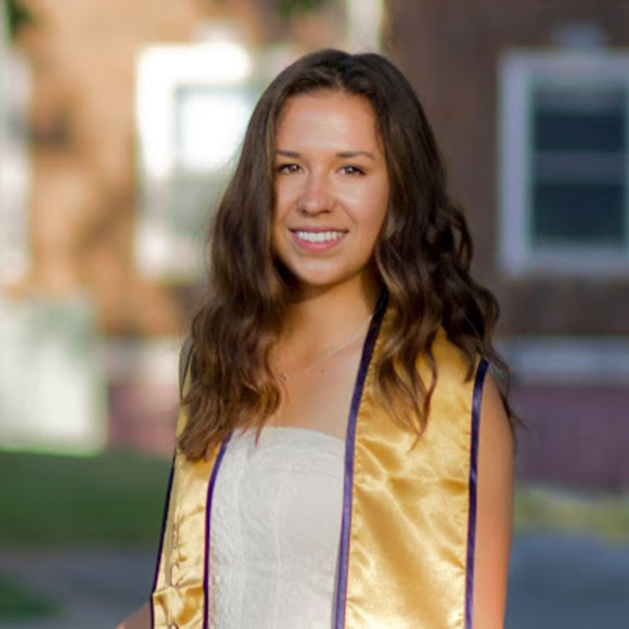 Profile Picture of Rebekah Weimer (@rebekahweimer) on Poshmark