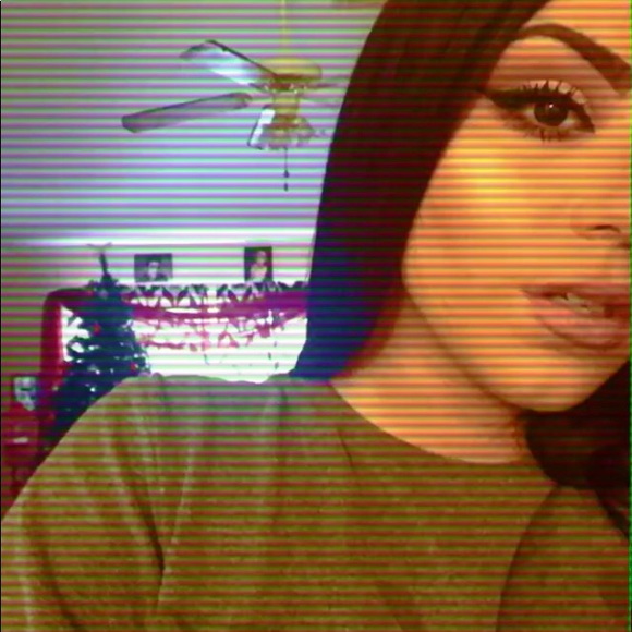 Profile Picture of Autumn Zorbas (@aamaldonado18) on Poshmark