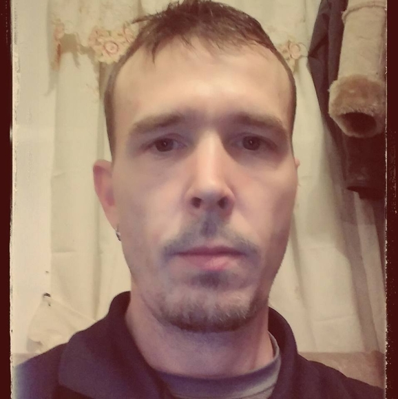 Profile Picture of Thomas Cole (@thomascole519) on Poshmark