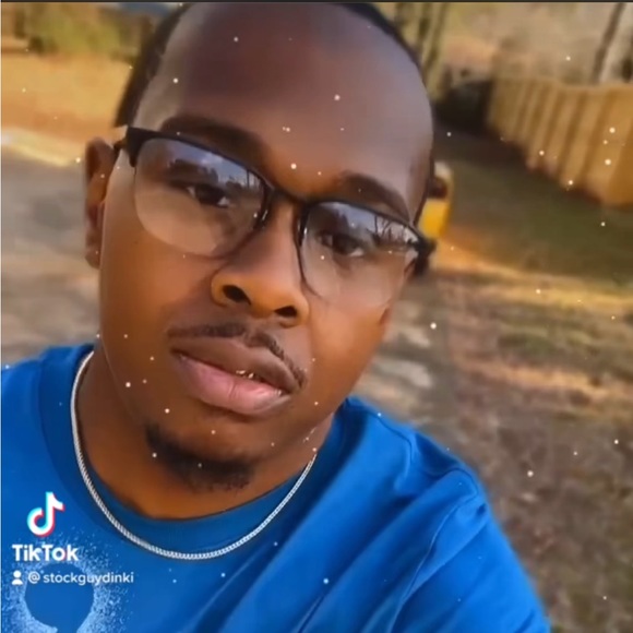 Profile Picture of Ulysses Benton (@ubenton2) on Poshmark