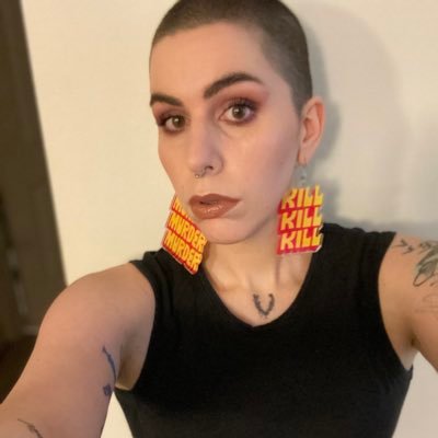 Profile Picture of Panic! At The Sisko (@RegretaGarbo) on Twitter