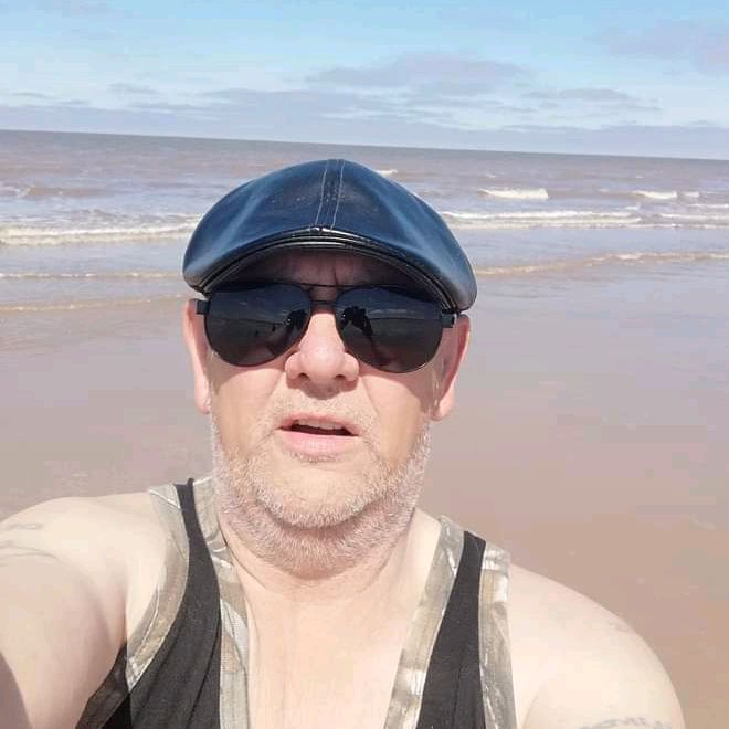 Profile Picture of Dean Ireland (@@deanireland) on Tiktok