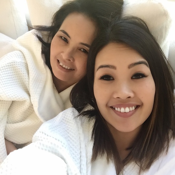 Jenn Ngov - Poshmark Profile Picture of Jenn Ngov (@jmngov) on Poshmark