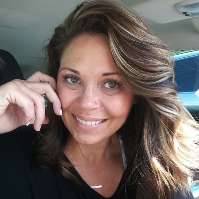 Profile Picture of Leslie Johnson (@lesliemj1971) on Twitter