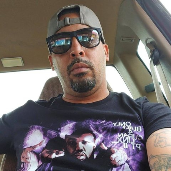 Profile Picture of George Delgado (@georgedelgad923) on Poshmark