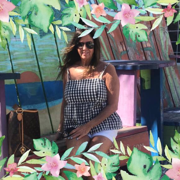 Profile Picture of Karen Keahon (@karenkeahon) on Poshmark