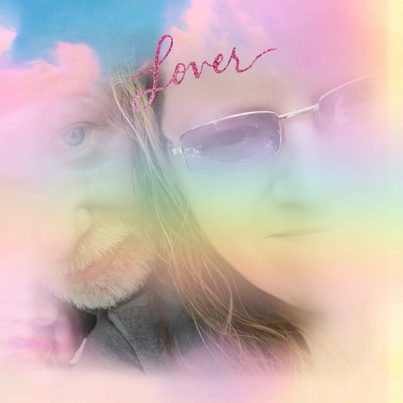 Profile Picture of Carol Bringle (@karolin11) on Poshmark