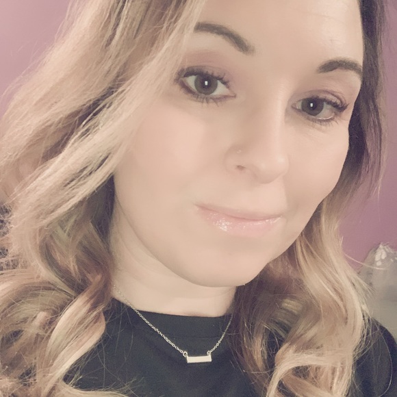 Profile Picture of Danielle Pritts (@danipritt) on Poshmark